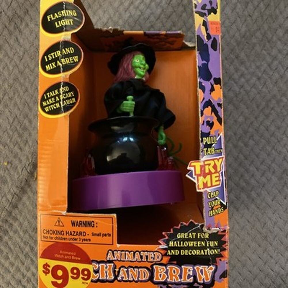 VTG 1995 Spooky time Halloween Animated Witch & Brew in Cauldron Brew + Box